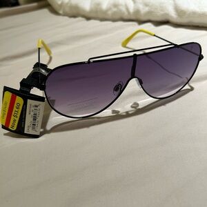 Vera Wang Sunglassss